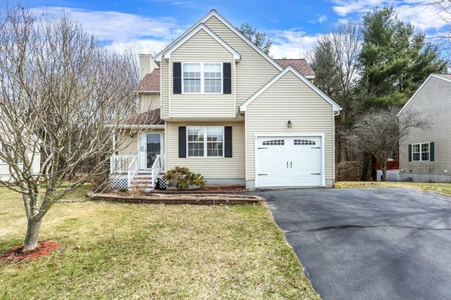 18 Palomino Dr, Franklin, MA 02038