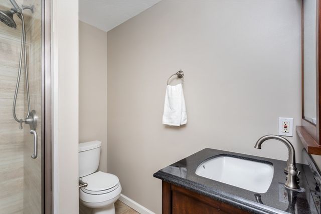 18 Palomino Dr, Franklin, MA 02038