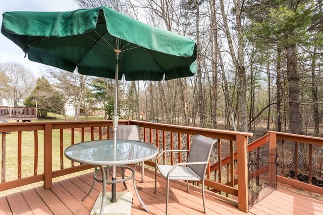 18 Palomino Dr, Franklin, MA 02038