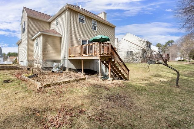 18 Palomino Dr, Franklin, MA 02038