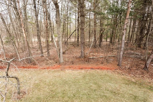 18 Palomino Dr, Franklin, MA 02038