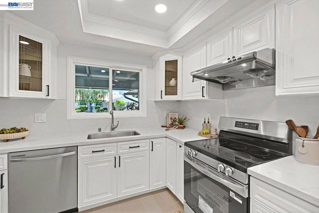 34352 Newton Ct, Fremont, CA 94555