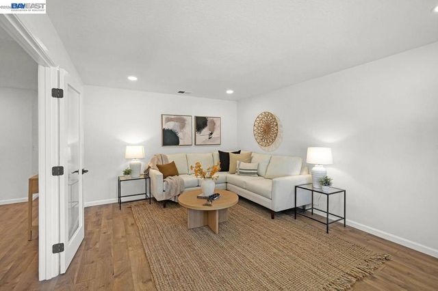 34352 Newton Ct, Fremont, CA 94555