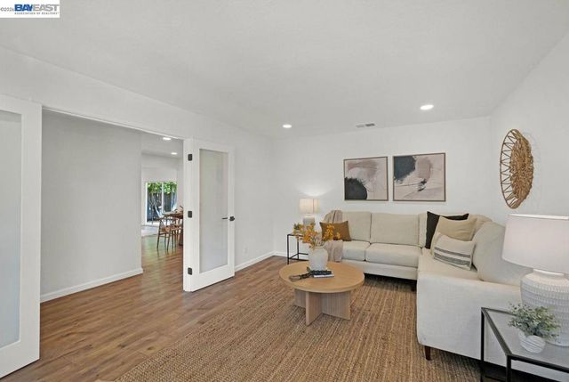 34352 Newton Ct, Fremont, CA 94555