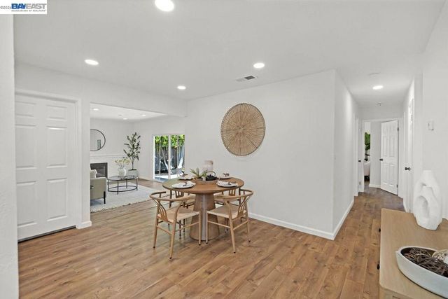 34352 Newton Ct, Fremont, CA 94555