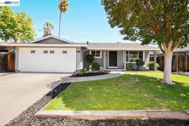 34352 Newton Ct, Fremont, CA 94555