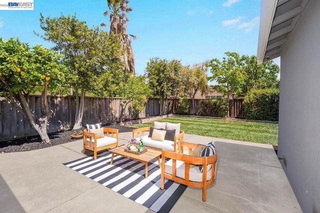 34352 Newton Ct, Fremont, CA 94555