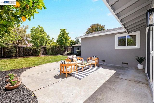 34352 Newton Ct, Fremont, CA 94555