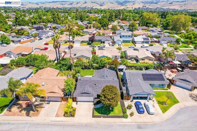 34352 Newton Ct, Fremont, CA 94555