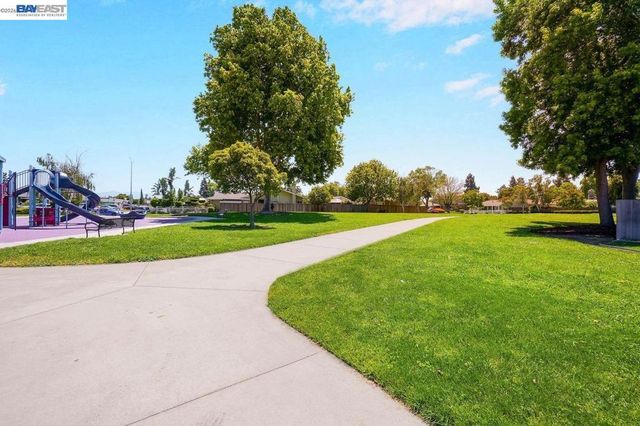 34352 Newton Ct, Fremont, CA 94555