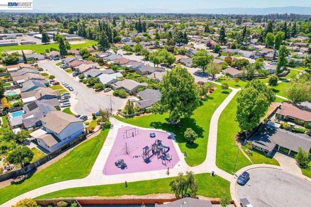 34352 Newton Ct, Fremont, CA 94555