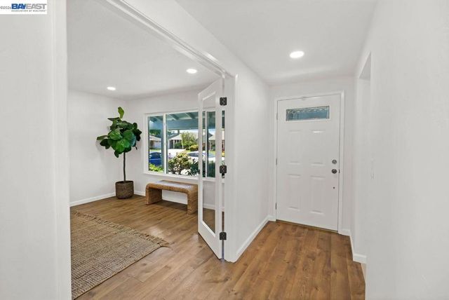34352 Newton Ct, Fremont, CA 94555