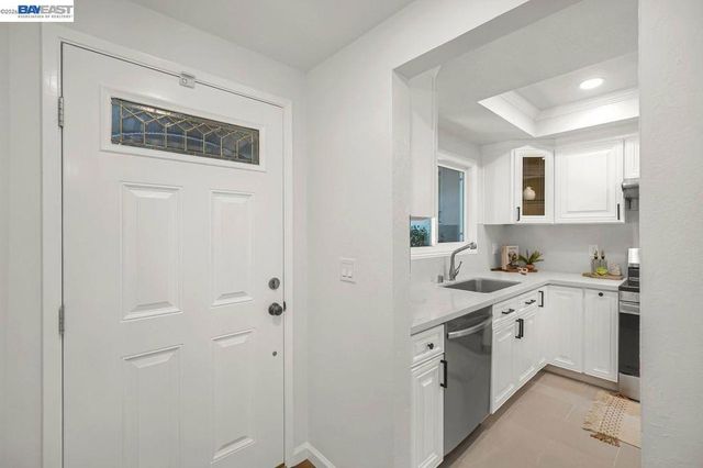 34352 Newton Ct, Fremont, CA 94555