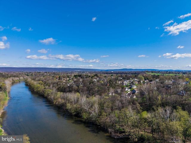 107 LITTLE RUN RD, Camp Hill, PA 17011