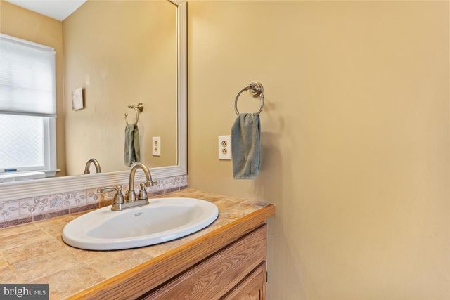 107 LITTLE RUN RD, Camp Hill, PA 17011