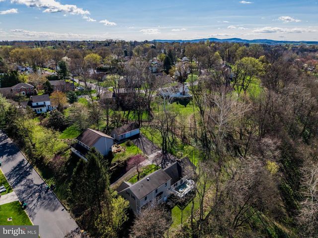 107 LITTLE RUN RD, Camp Hill, PA 17011