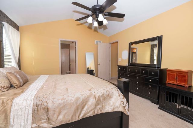 1702 Sierra Highlands Court, Plainfield, IL 60586