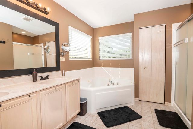 1702 Sierra Highlands Court, Plainfield, IL 60586