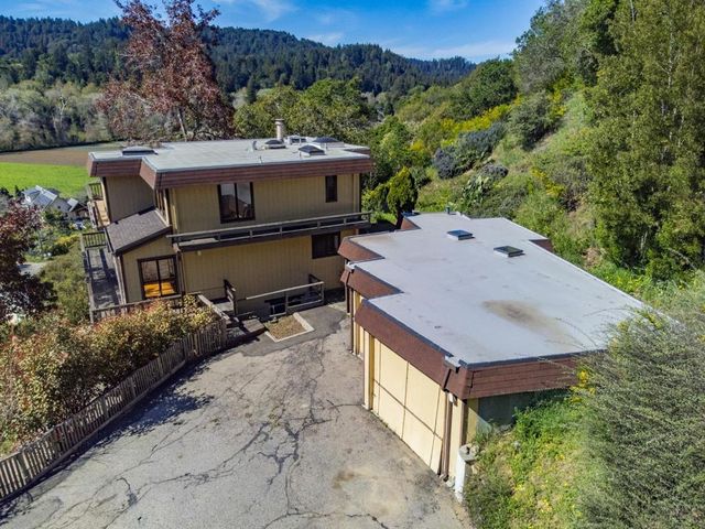 2004 Ocean Street, Santa Cruz, CA 95060