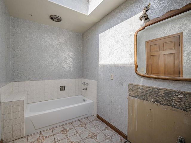 2004 Ocean Street, Santa Cruz, CA 95060