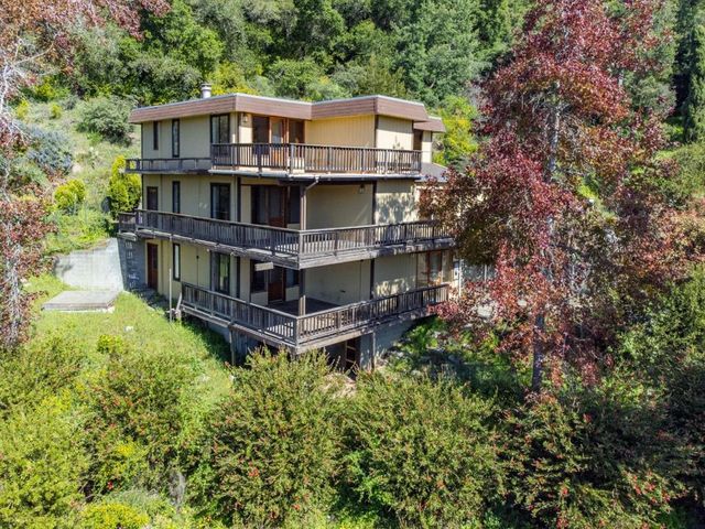 2004 Ocean Street, Santa Cruz, CA 95060