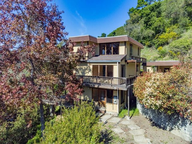 2004 Ocean Street, Santa Cruz, CA 95060