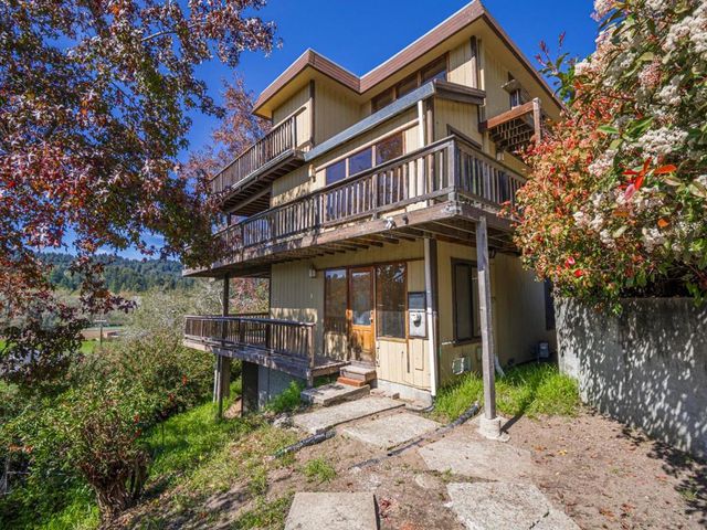 2004 Ocean Street, Santa Cruz, CA 95060