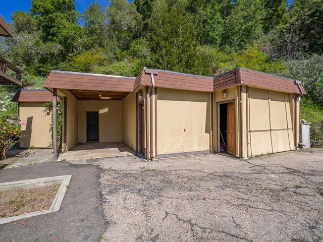 2004 Ocean Street, Santa Cruz, CA 95060