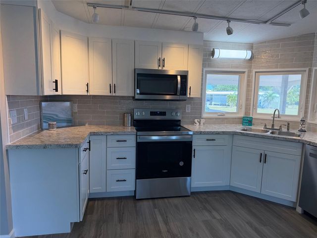 363 LONGWOOD DRIVE, Venice, FL 34285