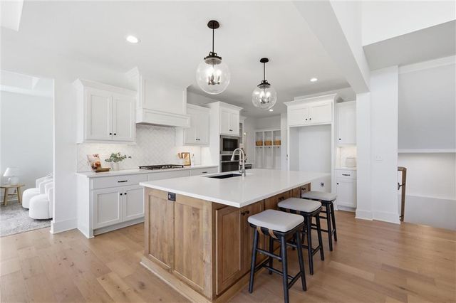 10309 W 173rd Street, Overland Park, KS 66221