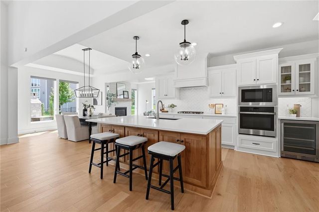 10309 W 173rd Street, Overland Park, KS 66221