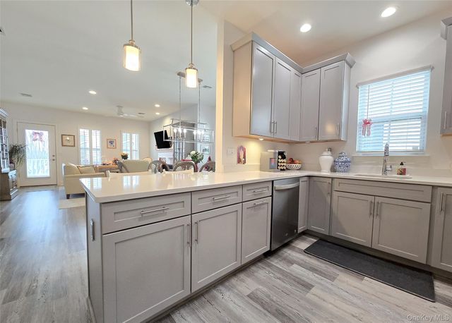 20 Bayard Drive, Great River, NY 11730