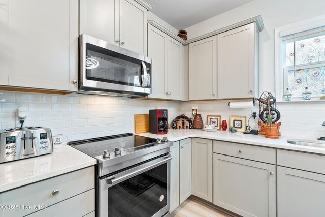 9410 Barnstormer Drive, Calabash, NC 28467