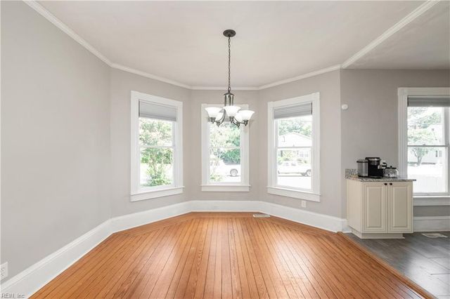 102 Bruce PL, Portsmouth, VA 23707