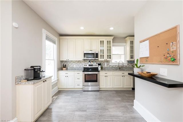 102 Bruce PL, Portsmouth, VA 23707