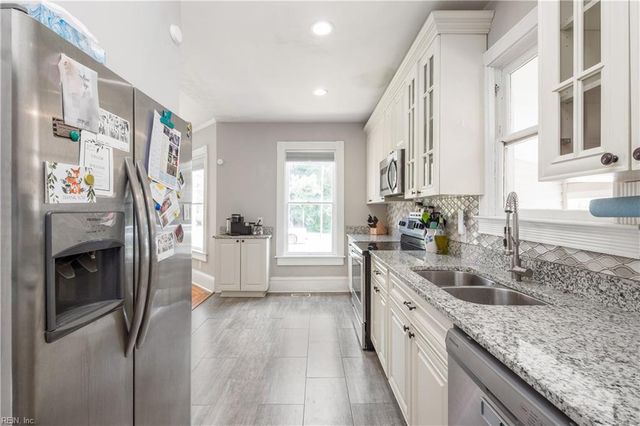 102 Bruce PL, Portsmouth, VA 23707
