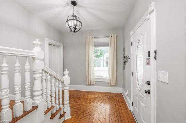 102 Bruce PL, Portsmouth, VA 23707