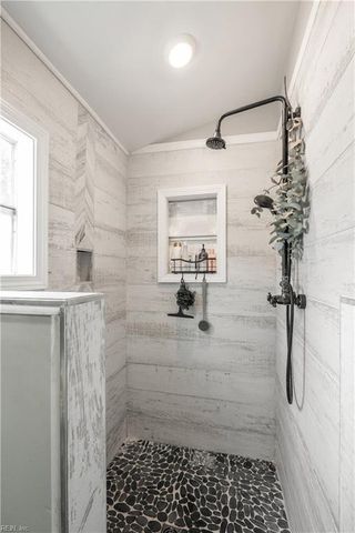 102 Bruce PL, Portsmouth, VA 23707