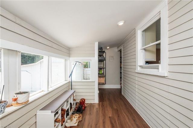 102 Bruce PL, Portsmouth, VA 23707