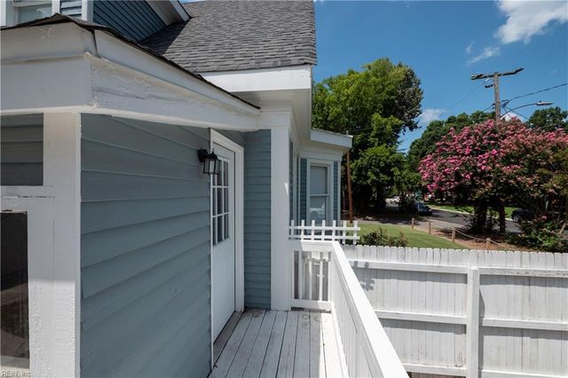102 Bruce PL, Portsmouth, VA 23707