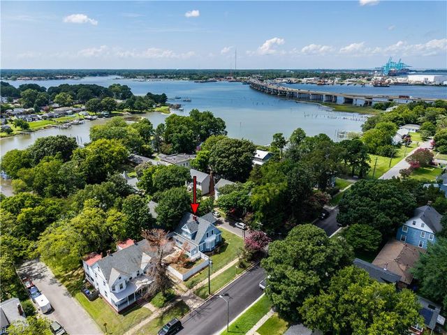 102 Bruce PL, Portsmouth, VA 23707