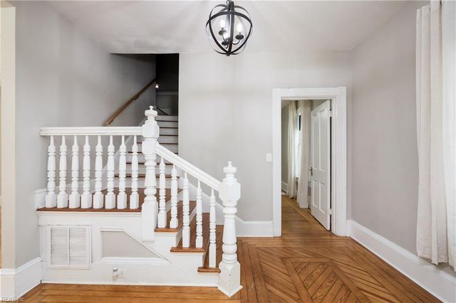 102 Bruce PL, Portsmouth, VA 23707