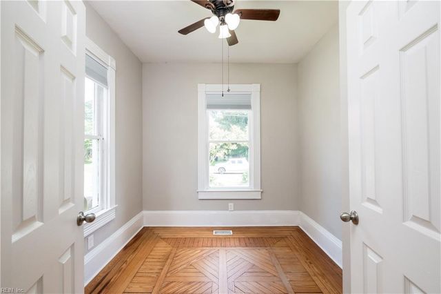 102 Bruce PL, Portsmouth, VA 23707
