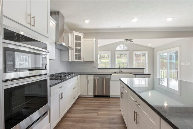 1001 Stonegate Drive, South Fayette, PA 15057