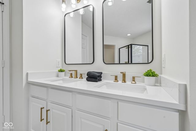 11881 Gatwick View Drive, Fishers, IN 46037