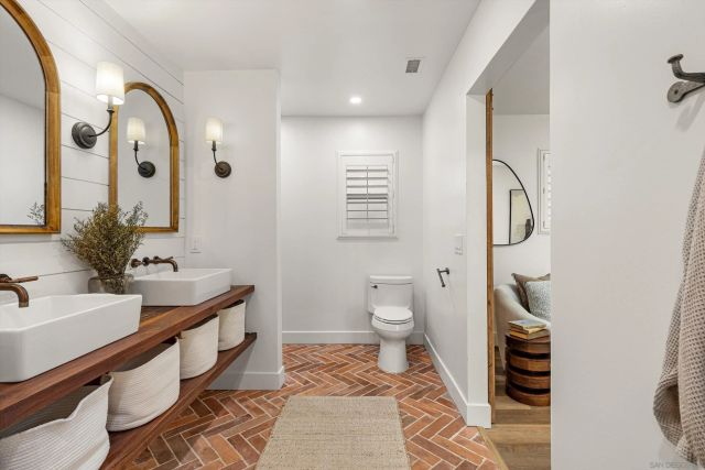 1714 Hicks St, Oceanside, CA 92054