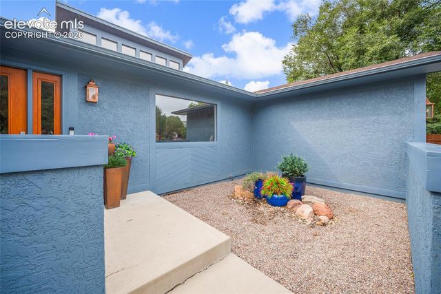 525 Mesa Vista Court, Colorado Springs, CO 80904