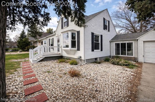 1224 W Bristol Road, Flint Charter Township, MI 48507