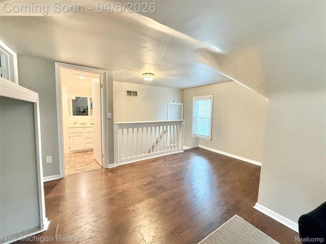 1224 W Bristol Road, Flint Charter Township, MI 48507