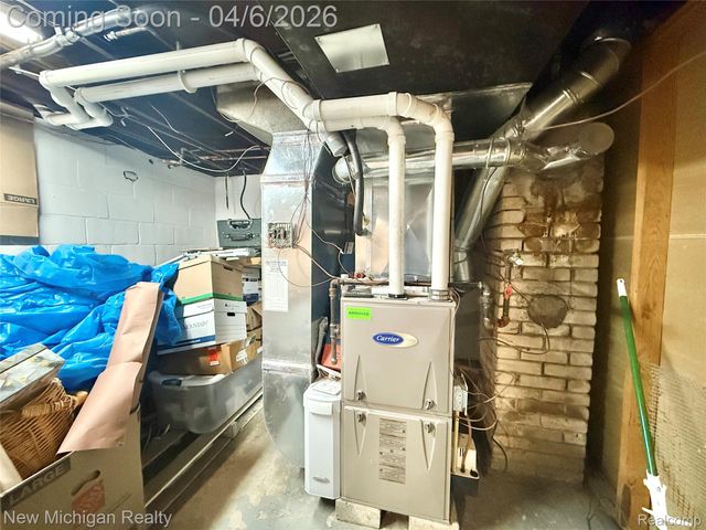 1224 W Bristol Road, Flint Charter Township, MI 48507